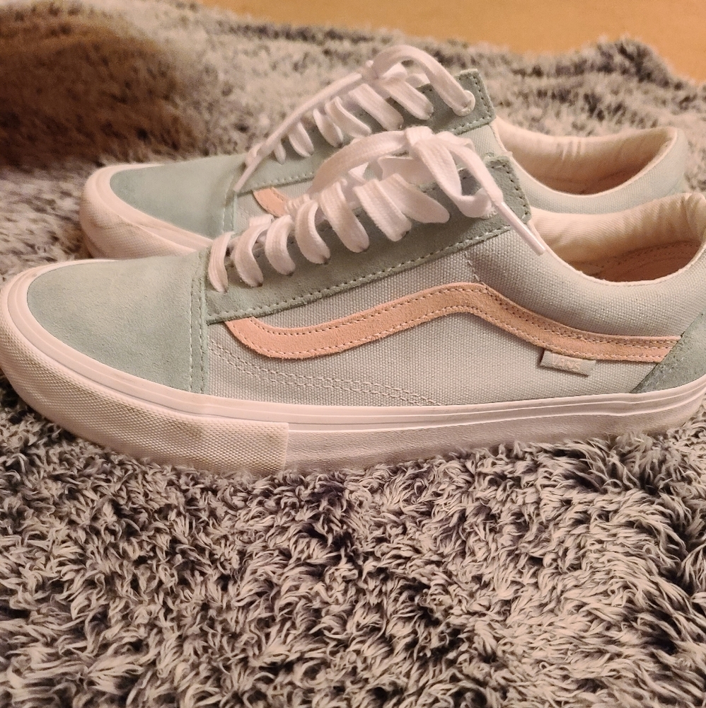 Causal shoe